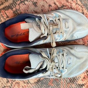 Altra Athletic Shoes in Light Gray and Navy size 9